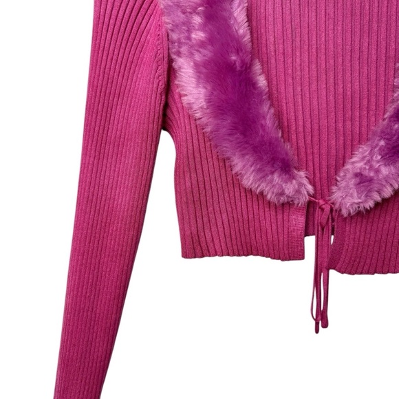 Urban Outfitters Pink Cropped 90s Ribbed Women’s Cardigan Fuzzy Collar Sz M - Picture 5 of 12